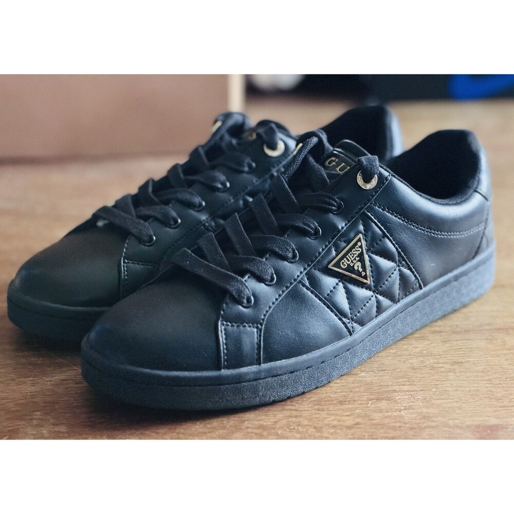 Men’s Size 10 GUESS Larvin Black Quilted Low Top Sneakers